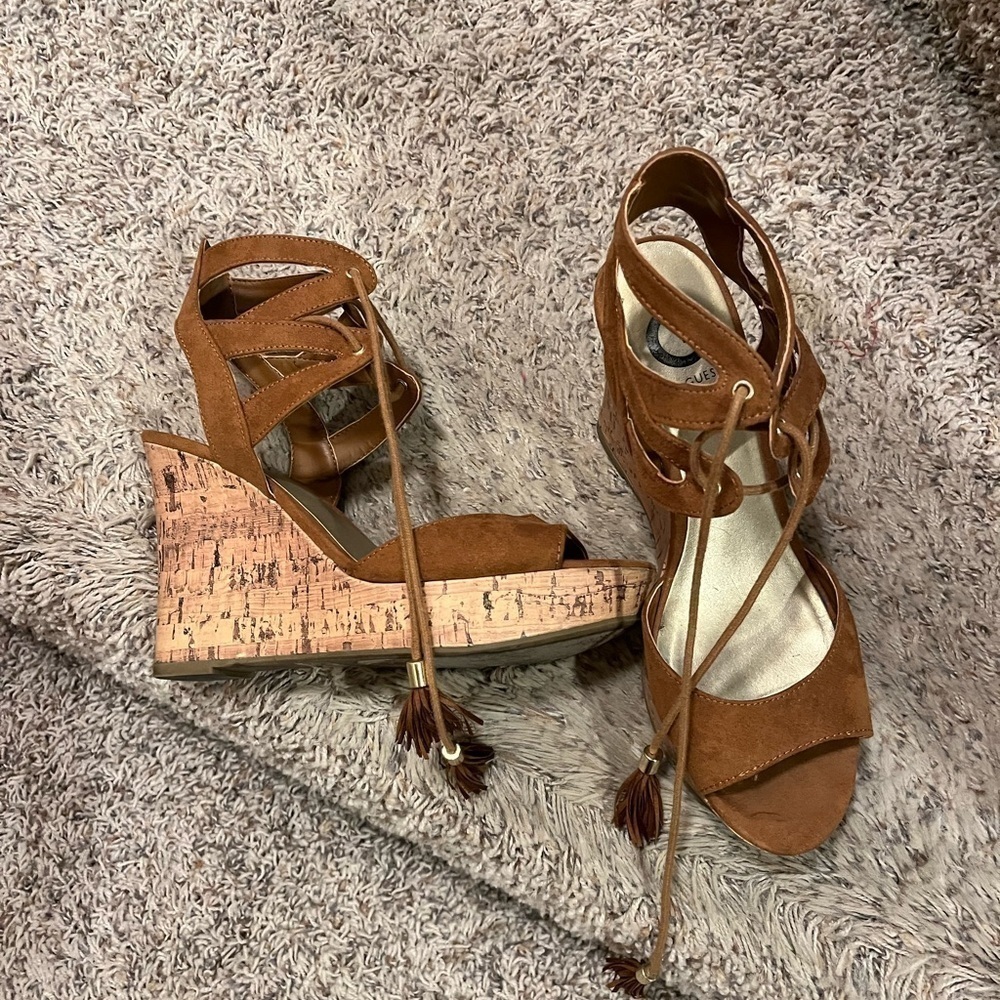 G By Guess Camel Brown Estes Cork Wedge Tassel Sandal Sz 8.5